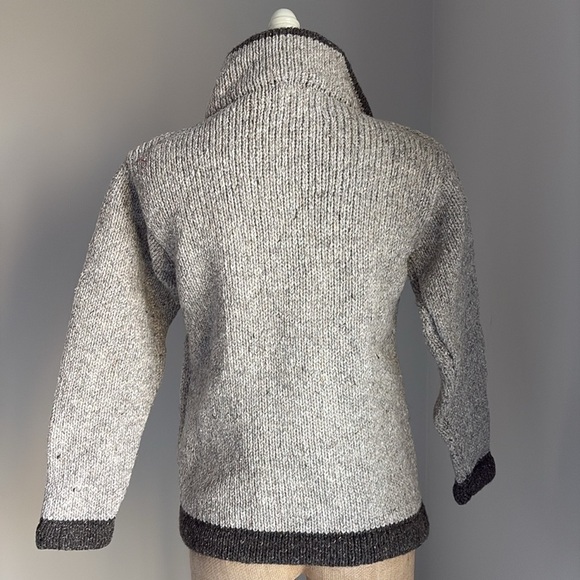 e.c.c. Ecuadorian Clothing Company Handmade in Ecuador Front Zip Sweater SMALL - Picture 4 of 14